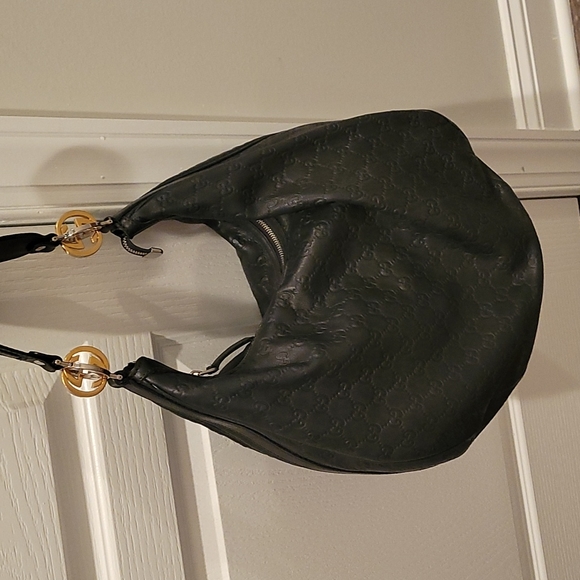 Authentic black Leather Gucci bag. - Picture 8 of 9